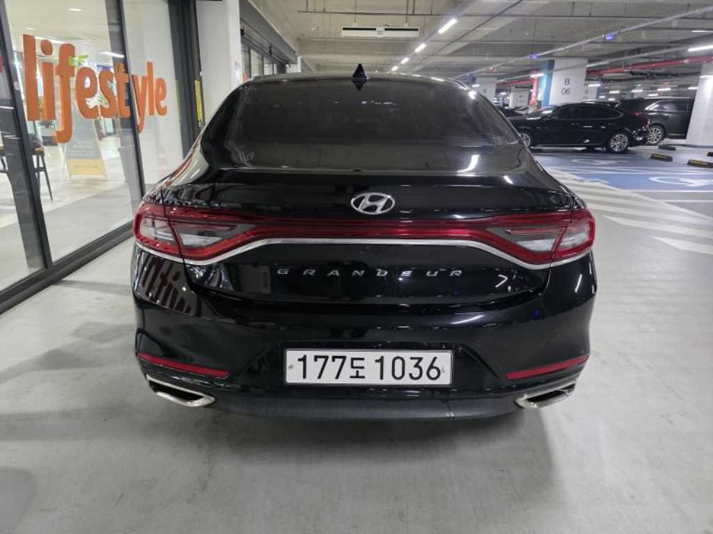 HYUNDAI Grandeur - Vista 5