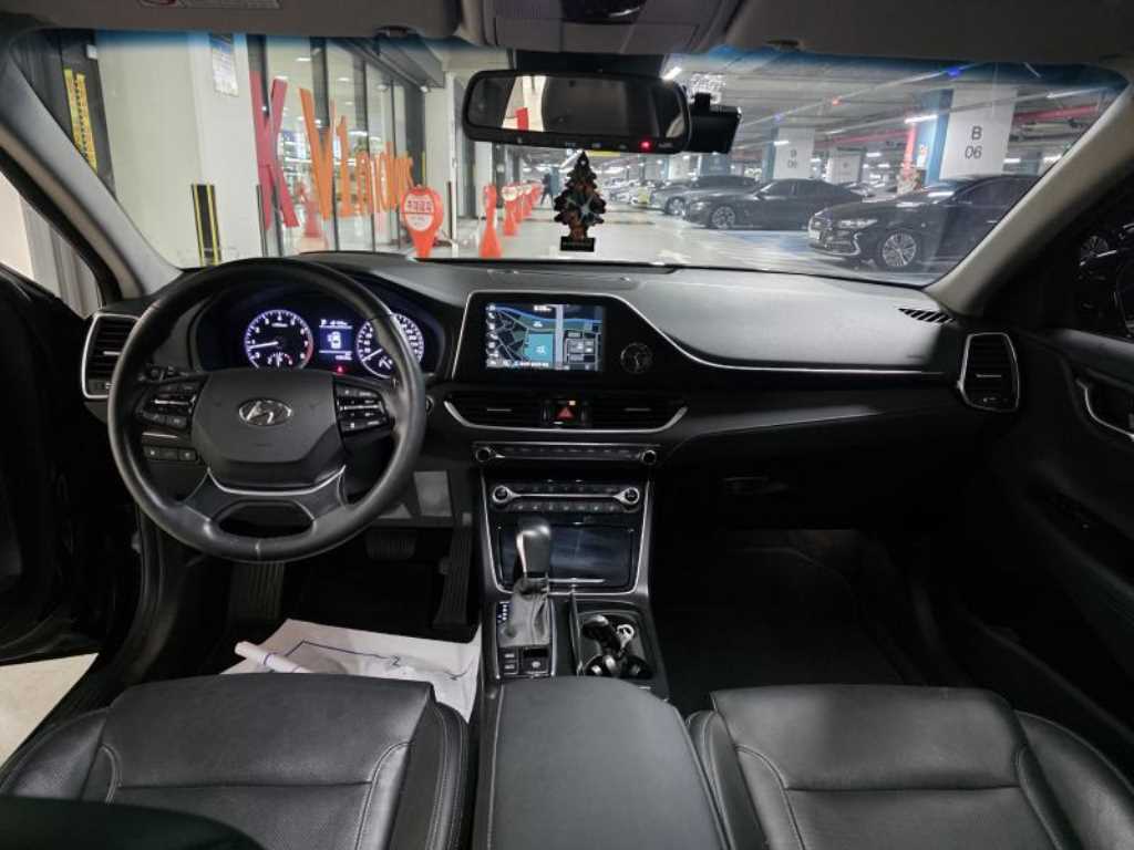 HYUNDAI Grandeur - Vista 10