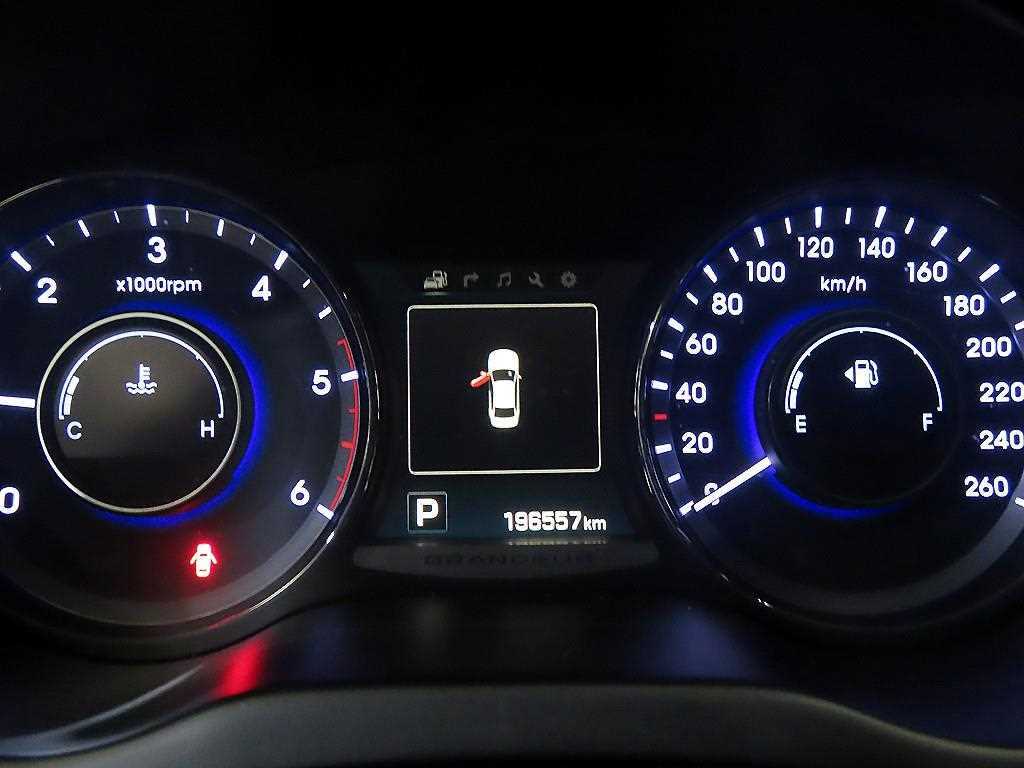 HYUNDAI Grandeur - Vista 10