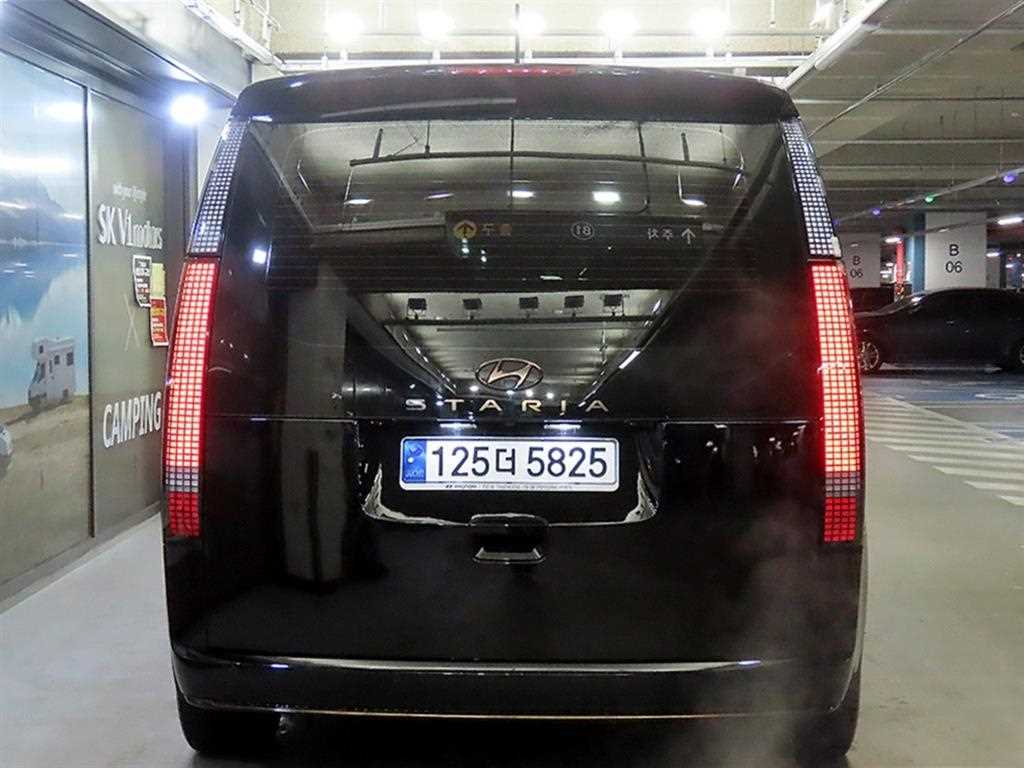 HYUNDAI Staria - Vista 5