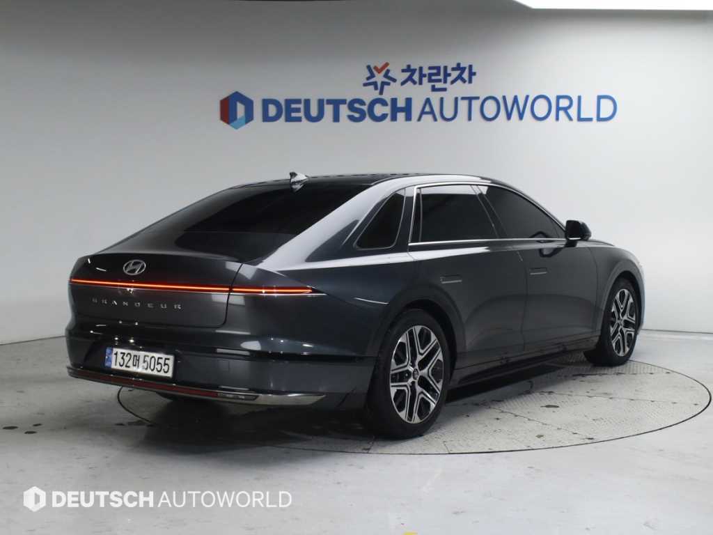 HYUNDAI Grandeur - Vista 2