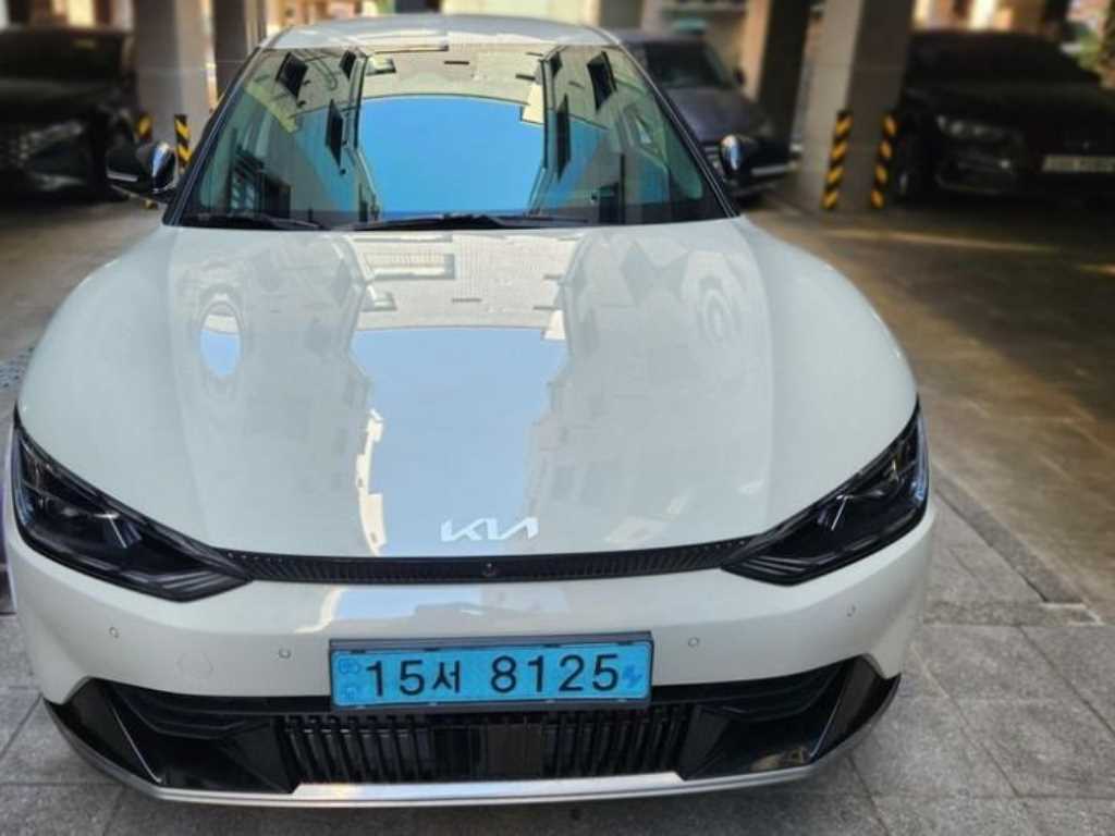 KIA EV6 2023 Blanco - Importación desde Corea - HF Imports Iquique - Foto 1