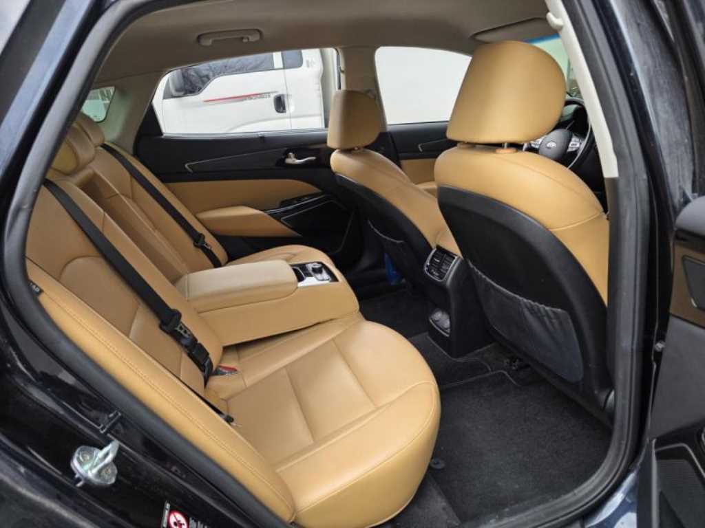KIA K7 - Vista 9
