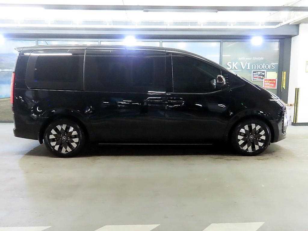 HYUNDAI Staria - Vista 3