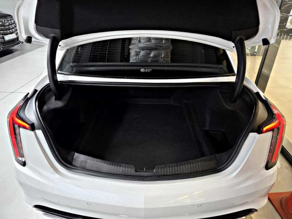 Cadillac CT5 - Vista 6