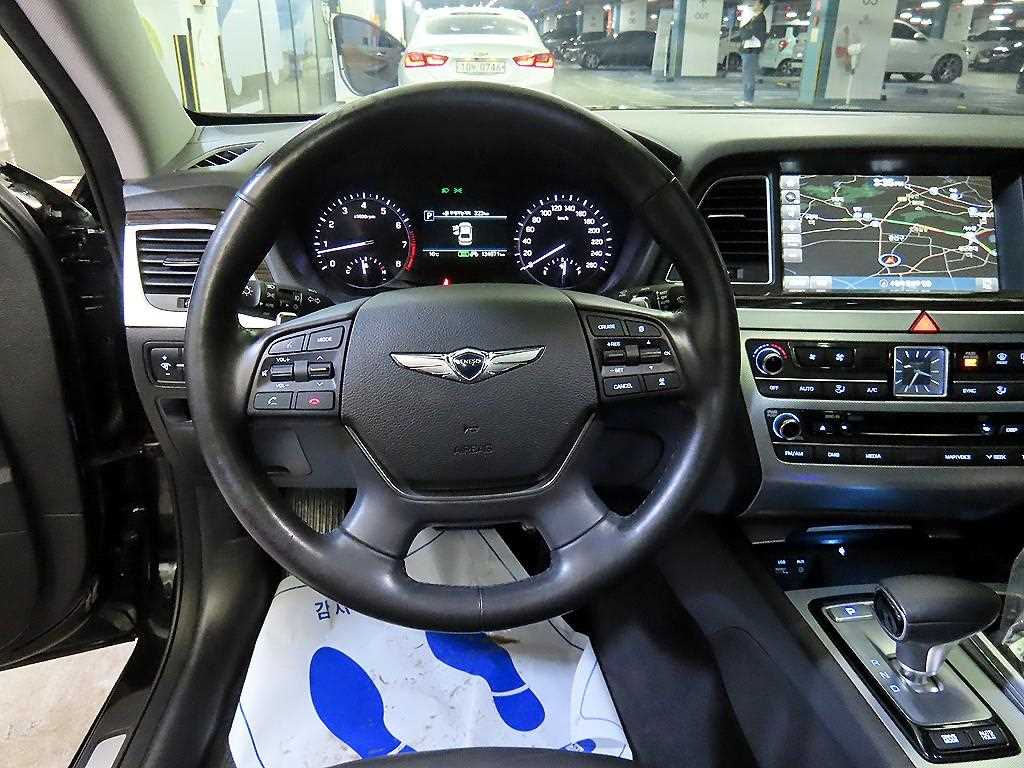 Genesis G80 - Vista 8