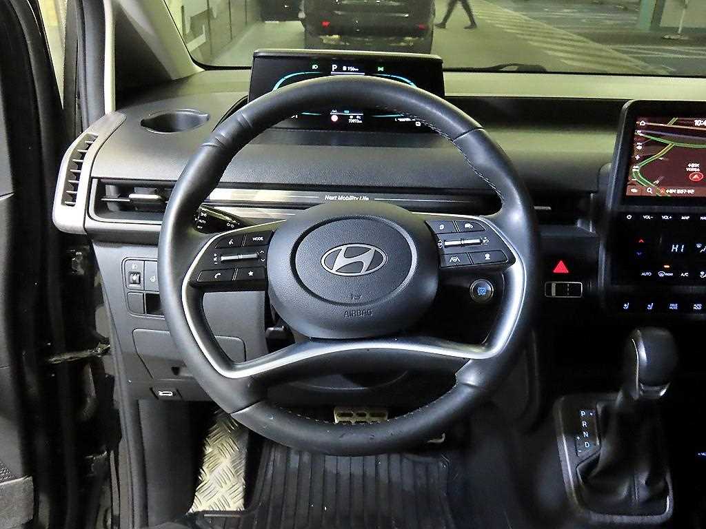 HYUNDAI Staria - Vista 8