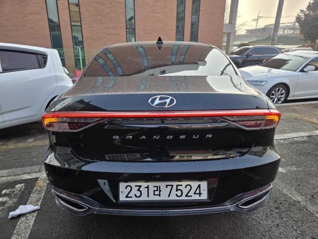 HYUNDAI Grandeur - Vista 2