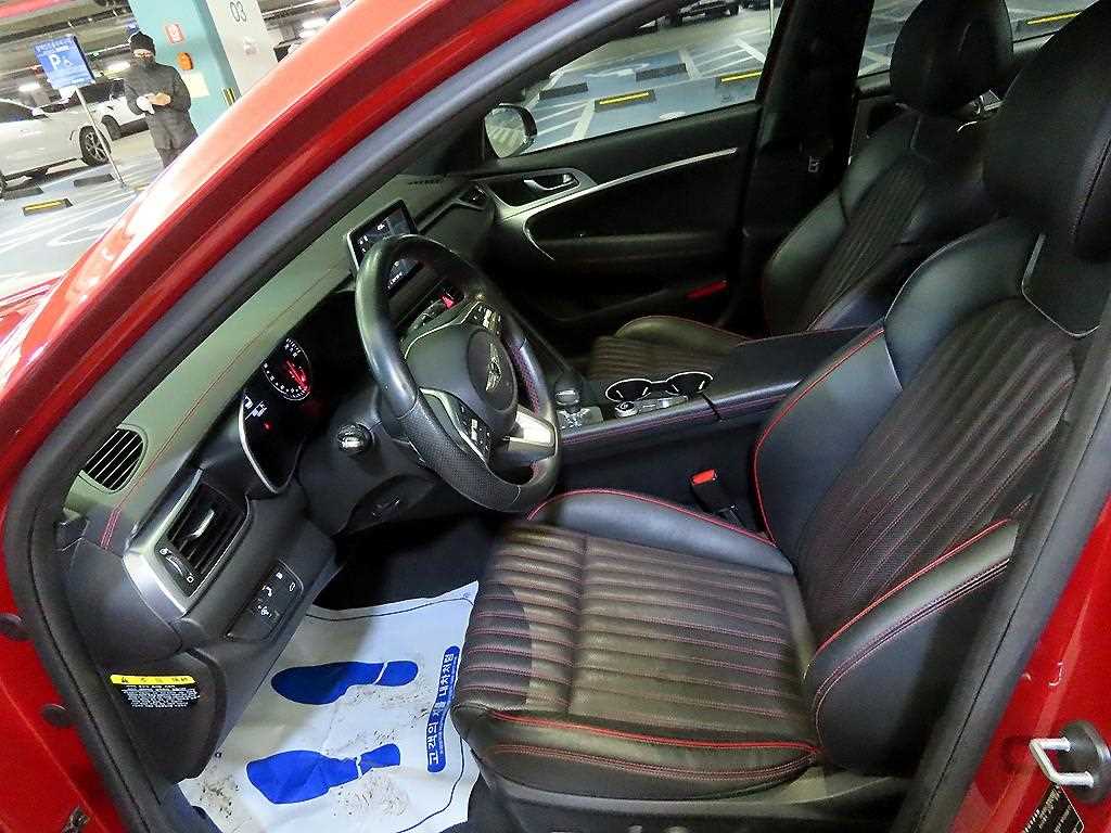 Genesis G70 - Vista 6