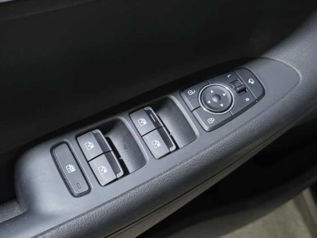 HYUNDAI Grandeur - Vista 12