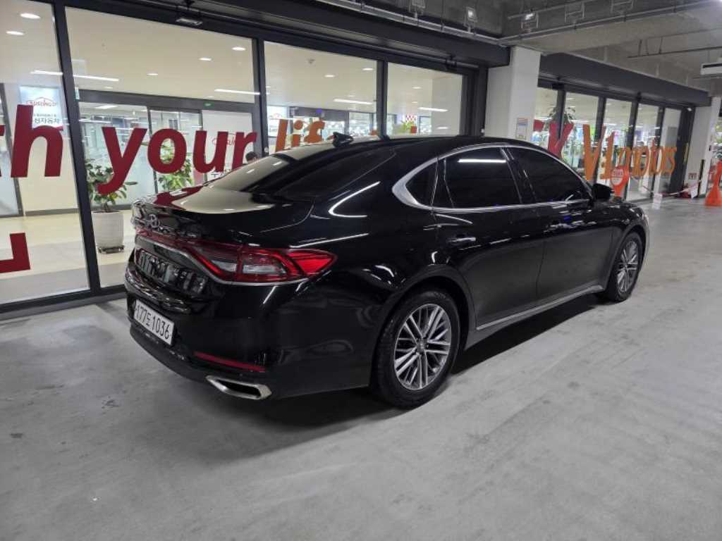 HYUNDAI Grandeur - Vista 4