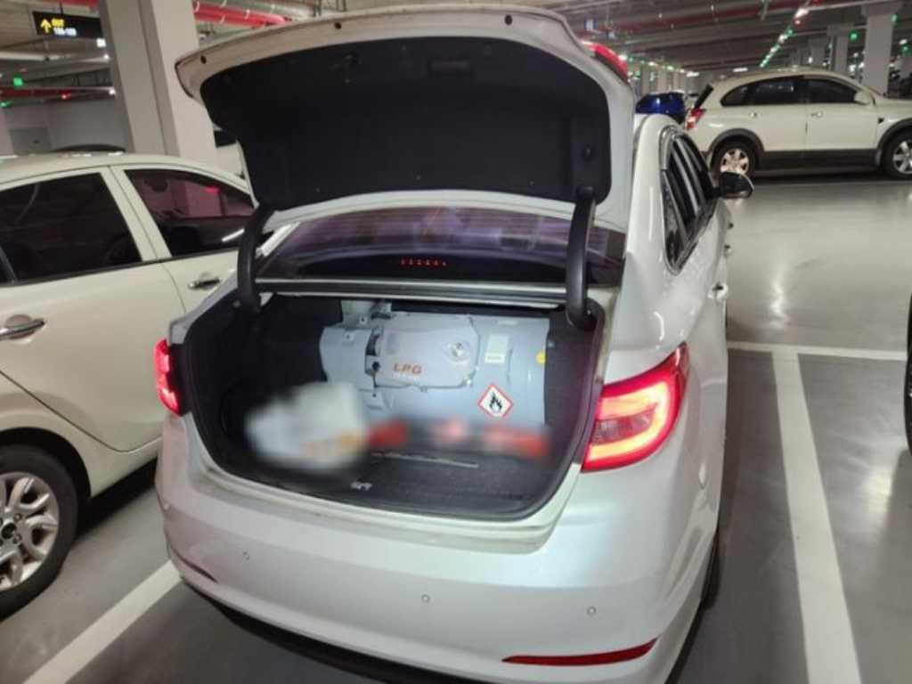 HYUNDAI Sonata - Vista 3