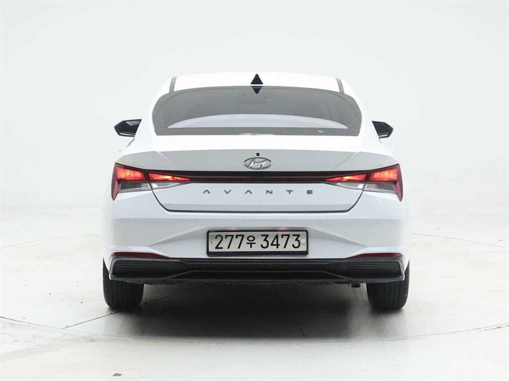 HYUNDAI Avante - Vista 5