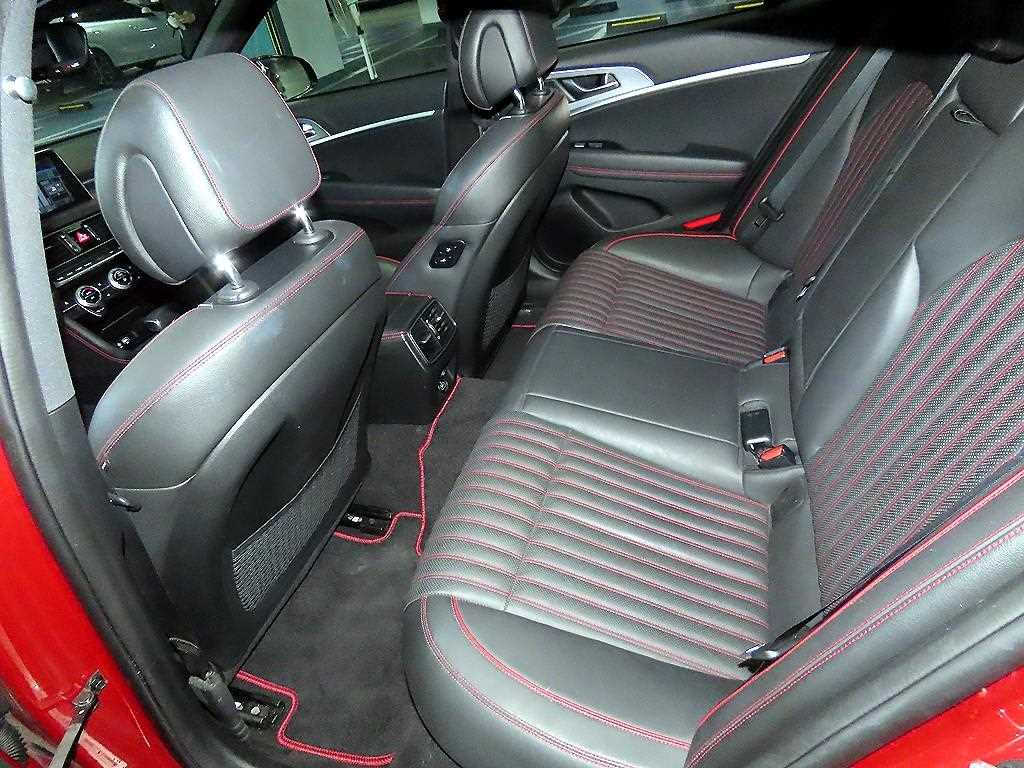 Genesis G70 - Vista 7