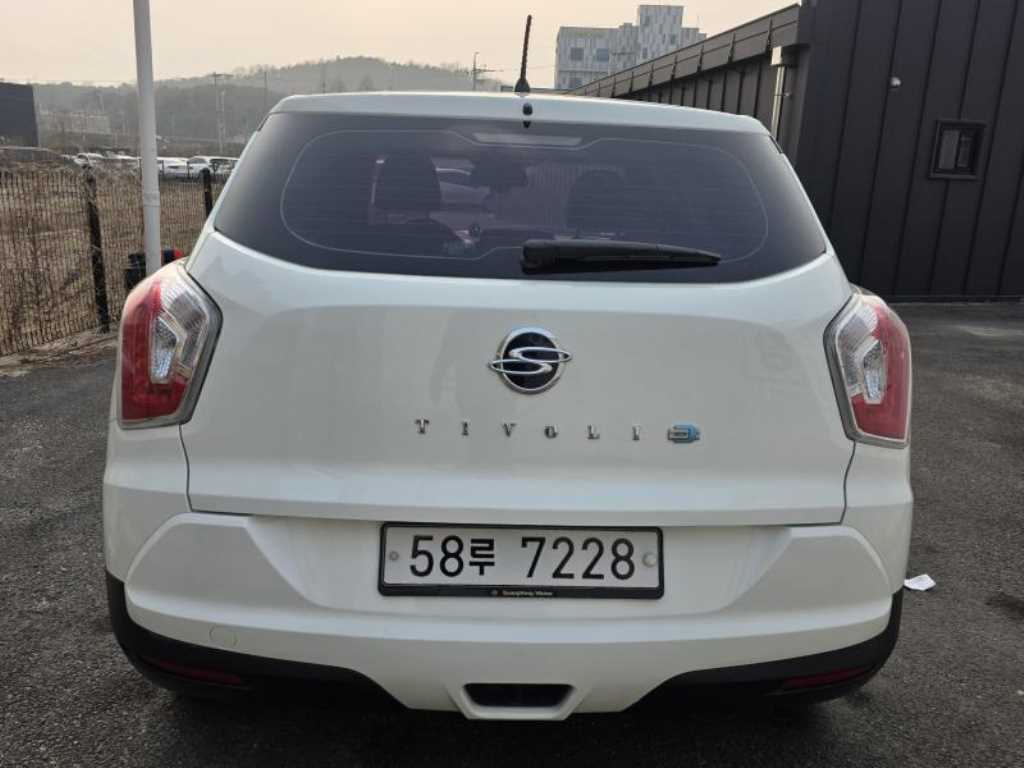 Ssangyong Tivoli - Vista 3