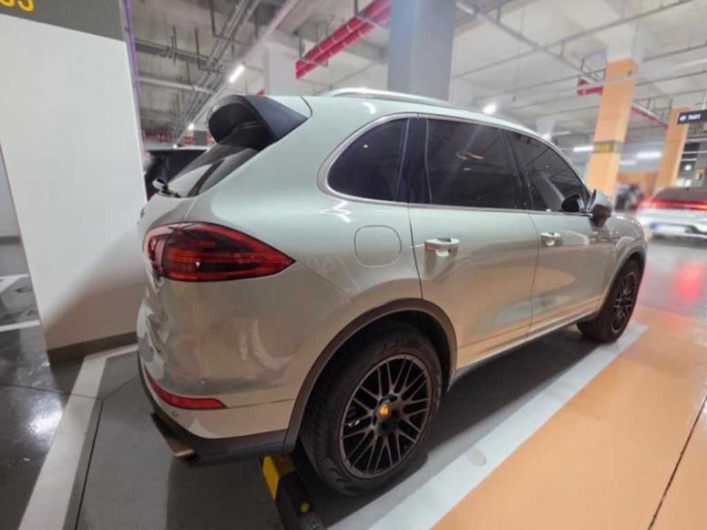 Porsche Cayenne - Vista 4