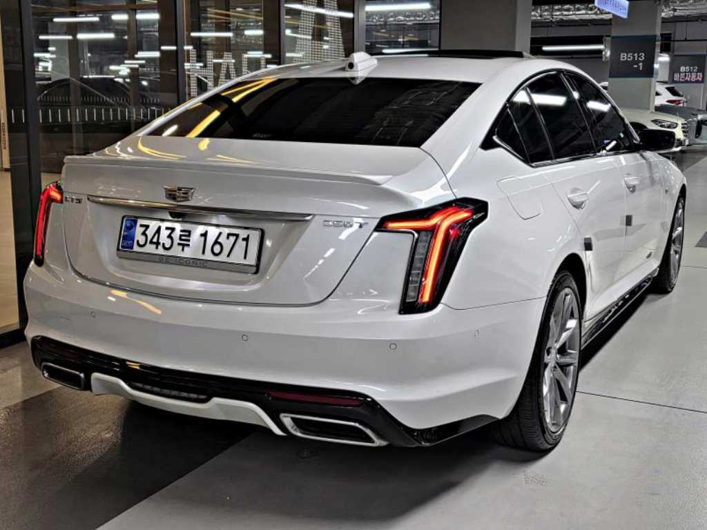 Cadillac CT5 - Vista 5