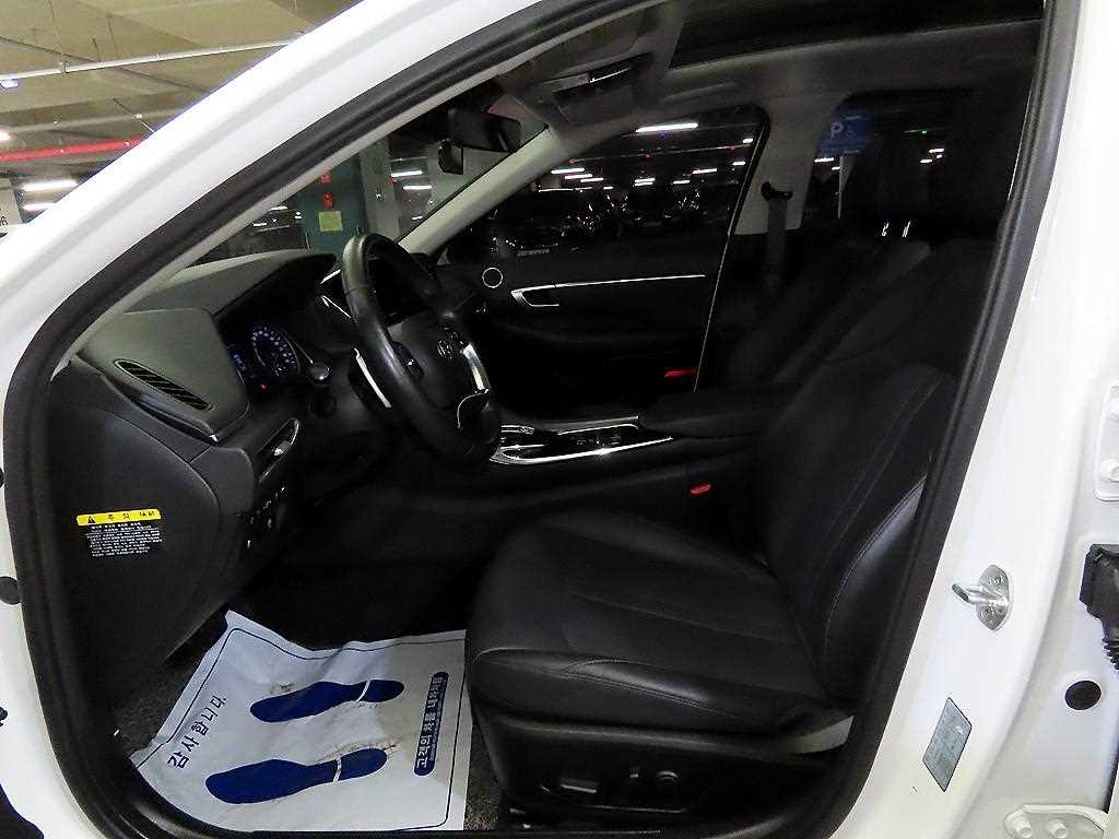 HYUNDAI Sonata - Vista 6