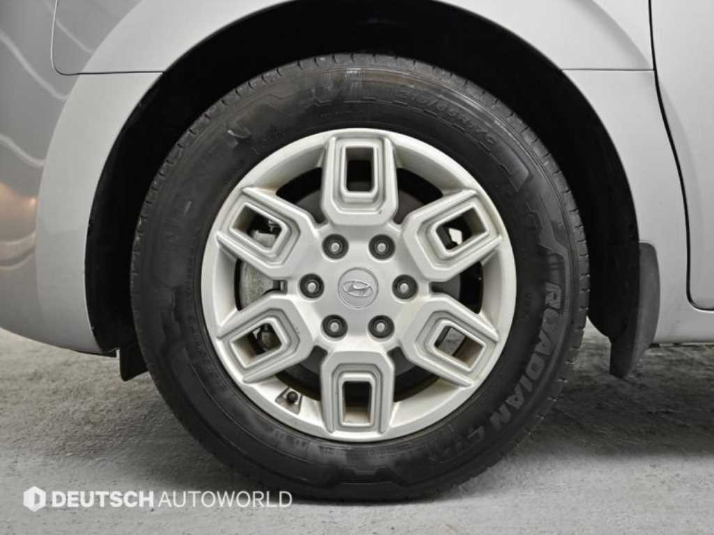 HYUNDAI Staria - Vista 5