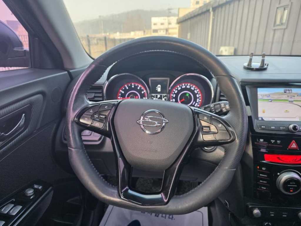 Ssangyong Tivoli - Vista 9