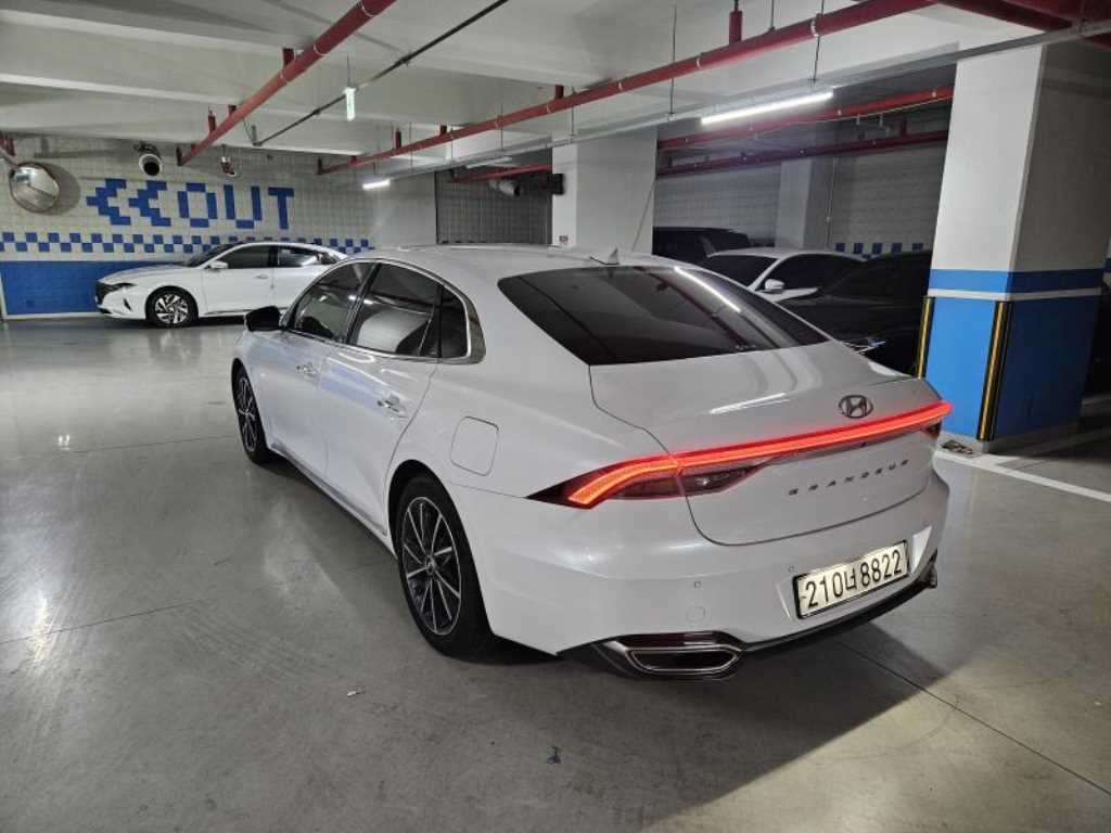 HYUNDAI Grandeur - Vista 5