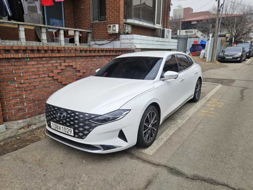 HYUNDAI Grandeur - Vista 3