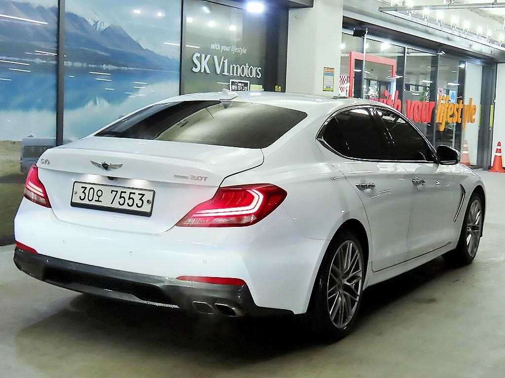 Genesis G70 - Vista 4