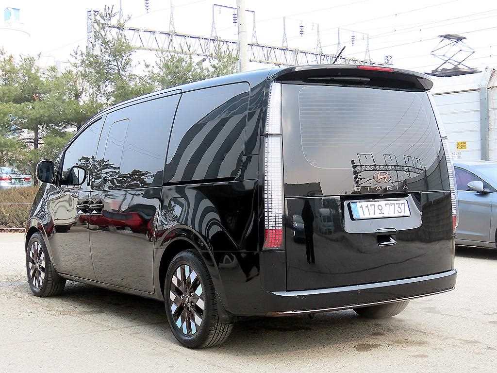 HYUNDAI Staria - Vista 3