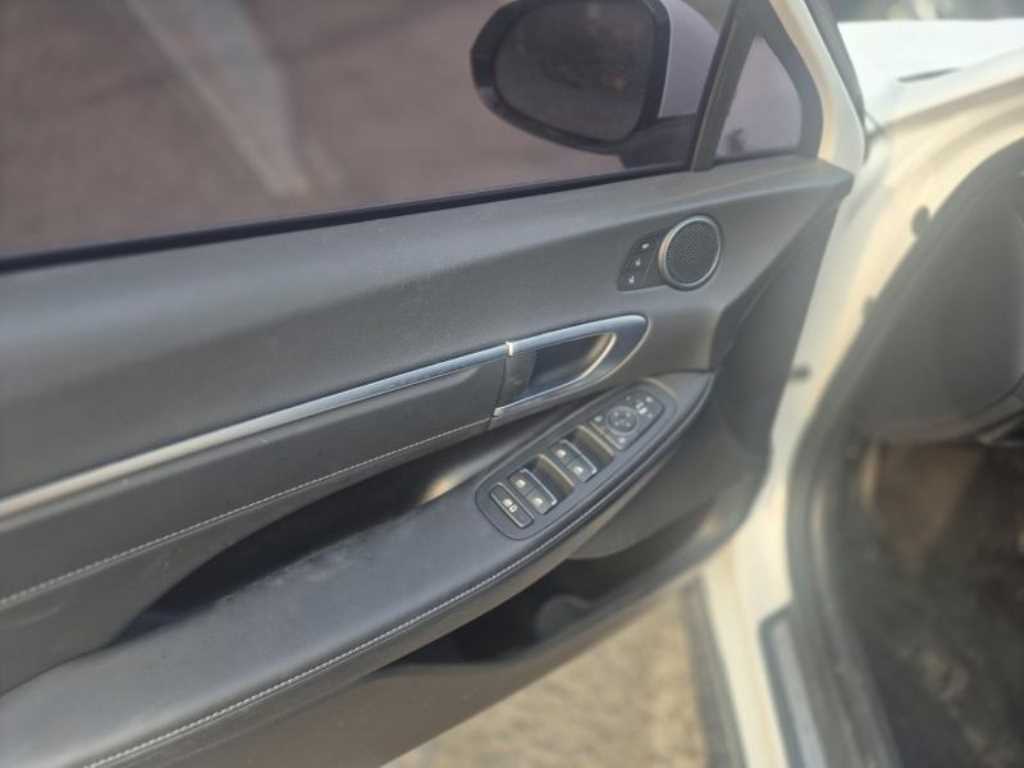 HYUNDAI Sonata - Vista 11