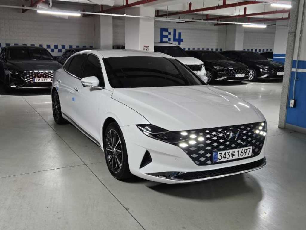 HYUNDAI Grandeur - Vista 3