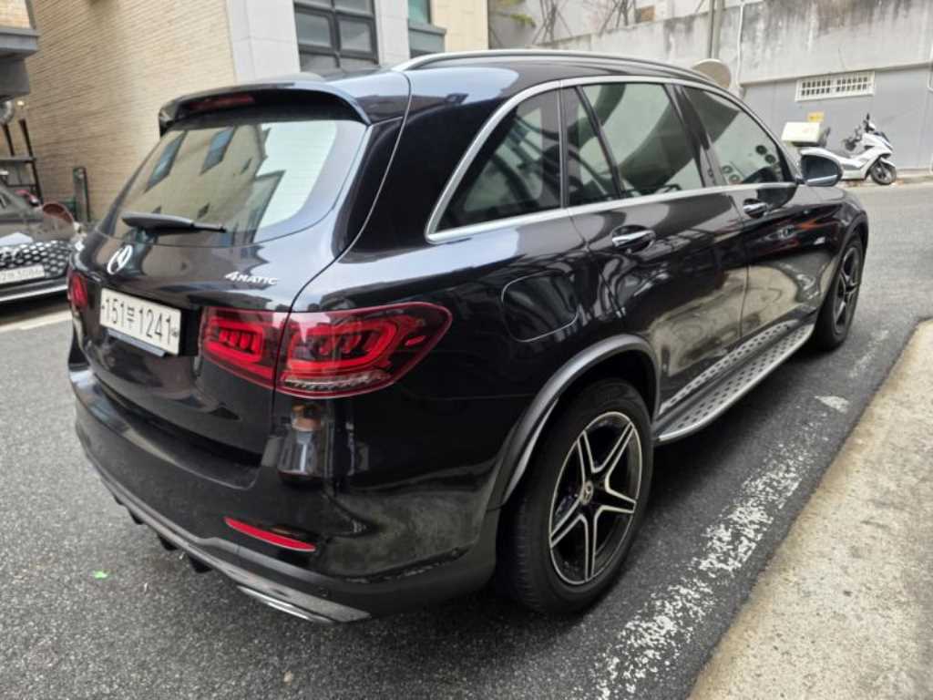Mercedes Benz GLC Class - Vista 5