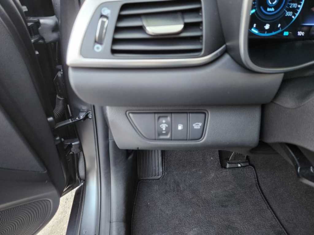 Genesis G70 - Vista 10