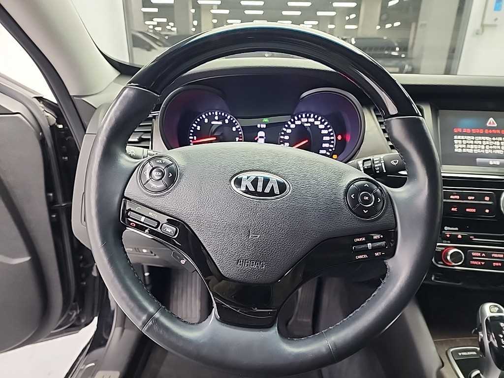 KIA K9 - Vista 9