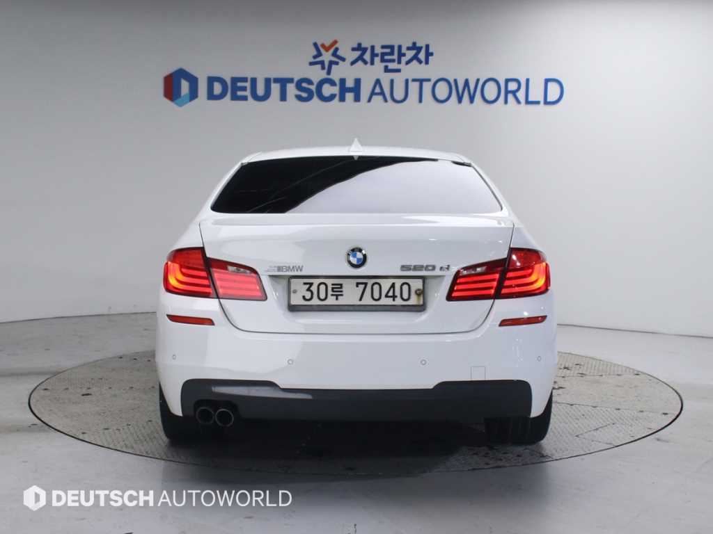 BMW 5 Series - Vista 4