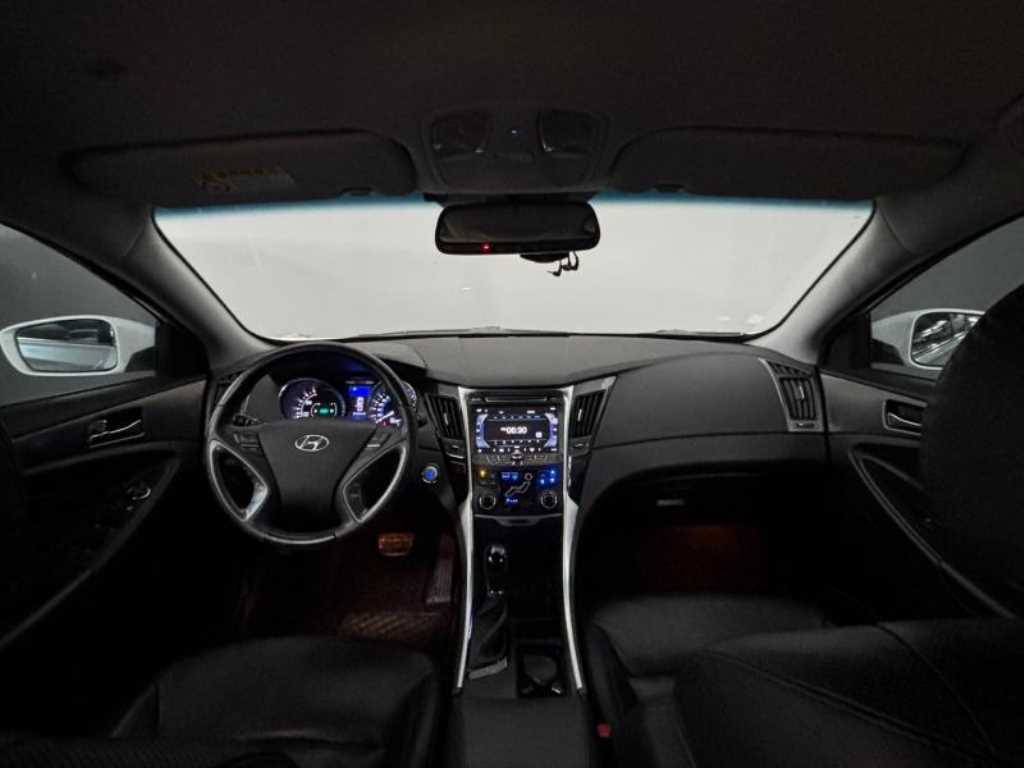 HYUNDAI Sonata - Vista 6