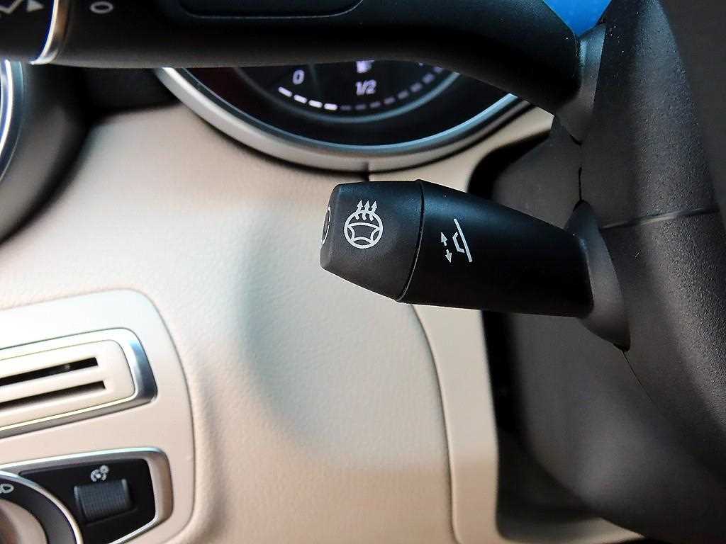 Mercedes Benz C Class - Vista 12