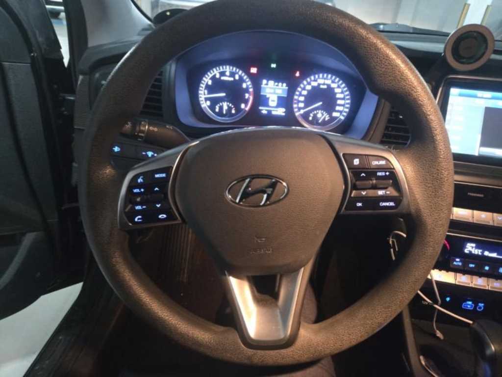 HYUNDAI Sonata - Vista 4