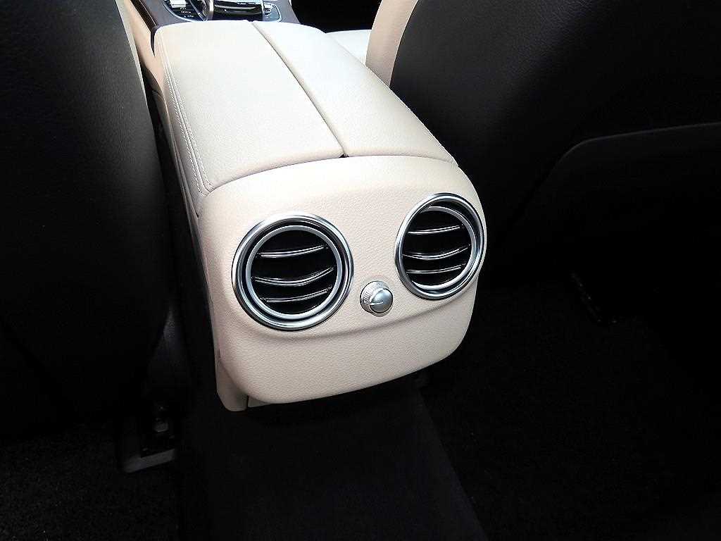 Mercedes Benz C Class 2019 Azul - Importación desde Corea - HF Imports Iquique - Foto 17