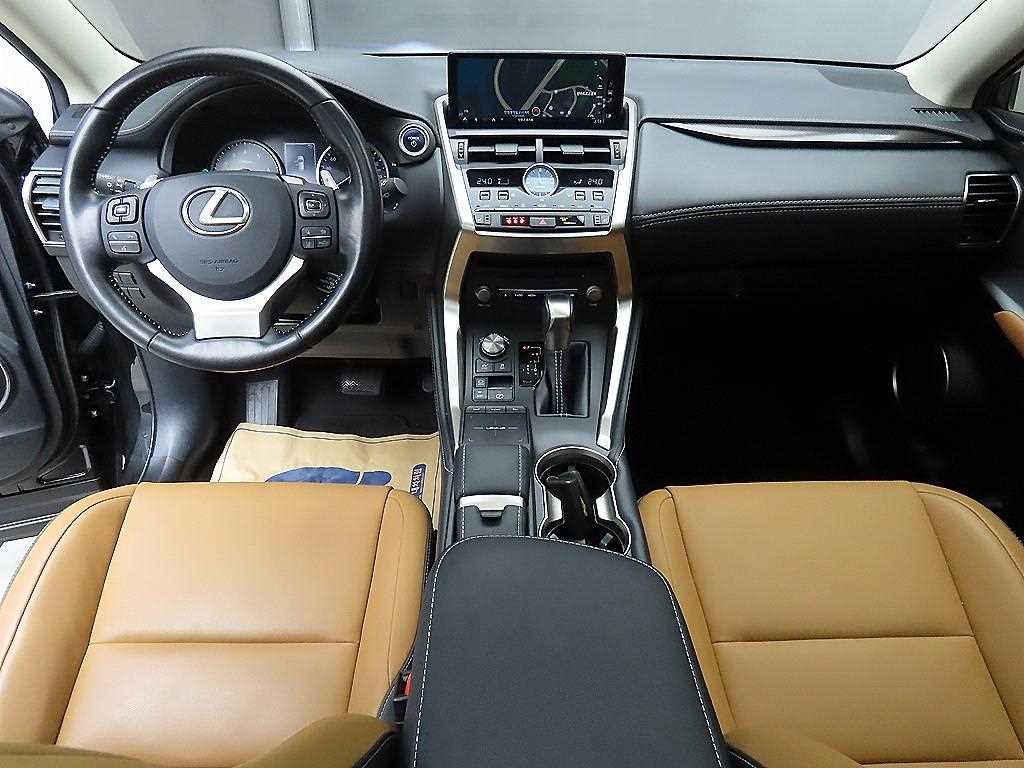 Lexus NX - Vista 7