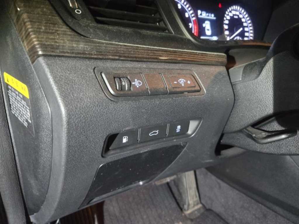 HYUNDAI Sonata - Vista 9