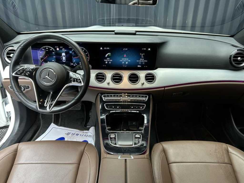 Mercedes Benz E class - Vista 8