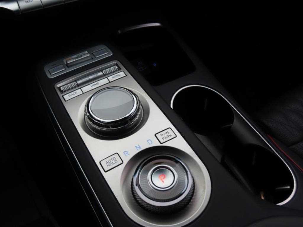 Genesis GV70 - Vista 6