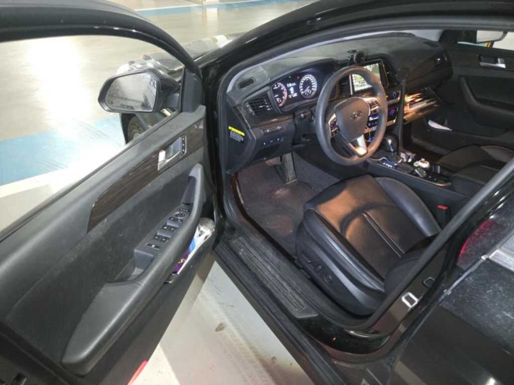 HYUNDAI Sonata - Vista 10