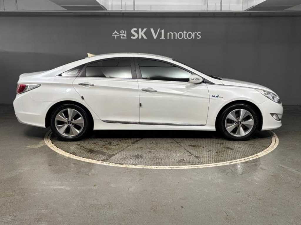 HYUNDAI Sonata - Vista 3