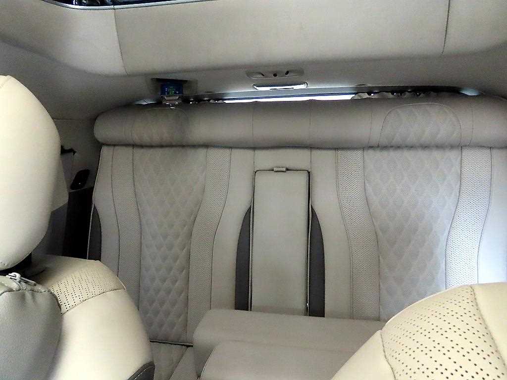 KIA Carnival - Vista 7