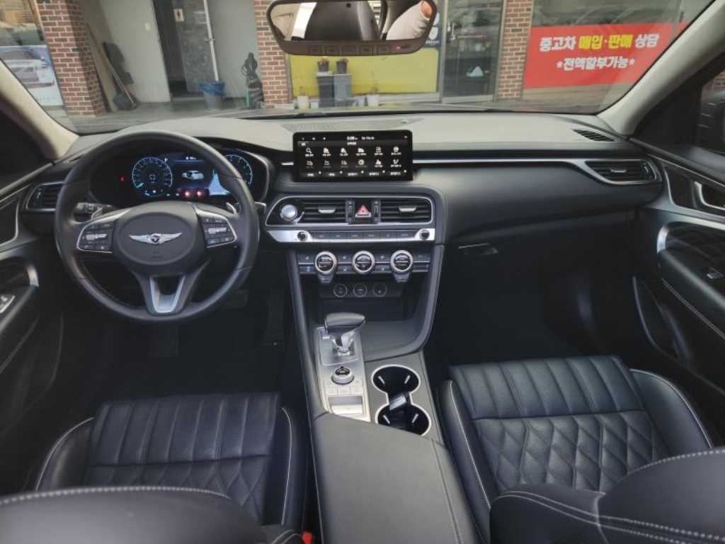 Genesis G70 - Vista 5