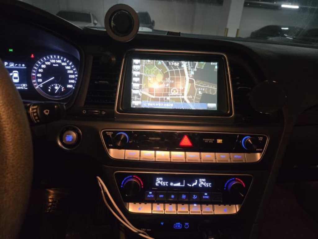 HYUNDAI Sonata - Vista 6