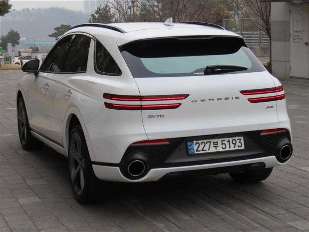 Genesis GV70 - Vista 4