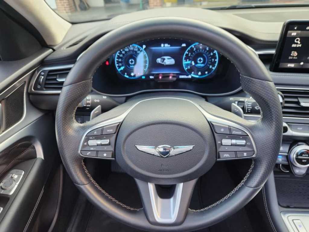 Genesis G70 - Vista 6