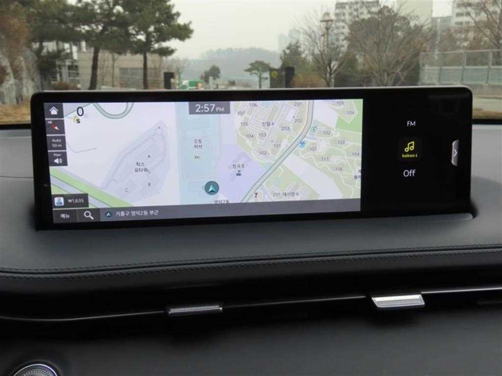 Genesis GV70 - Vista 8